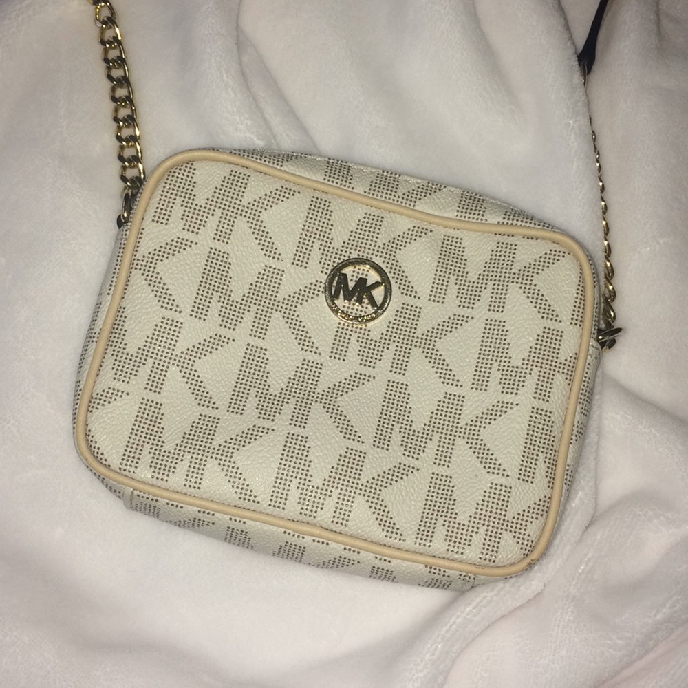 Michael kors crossbody